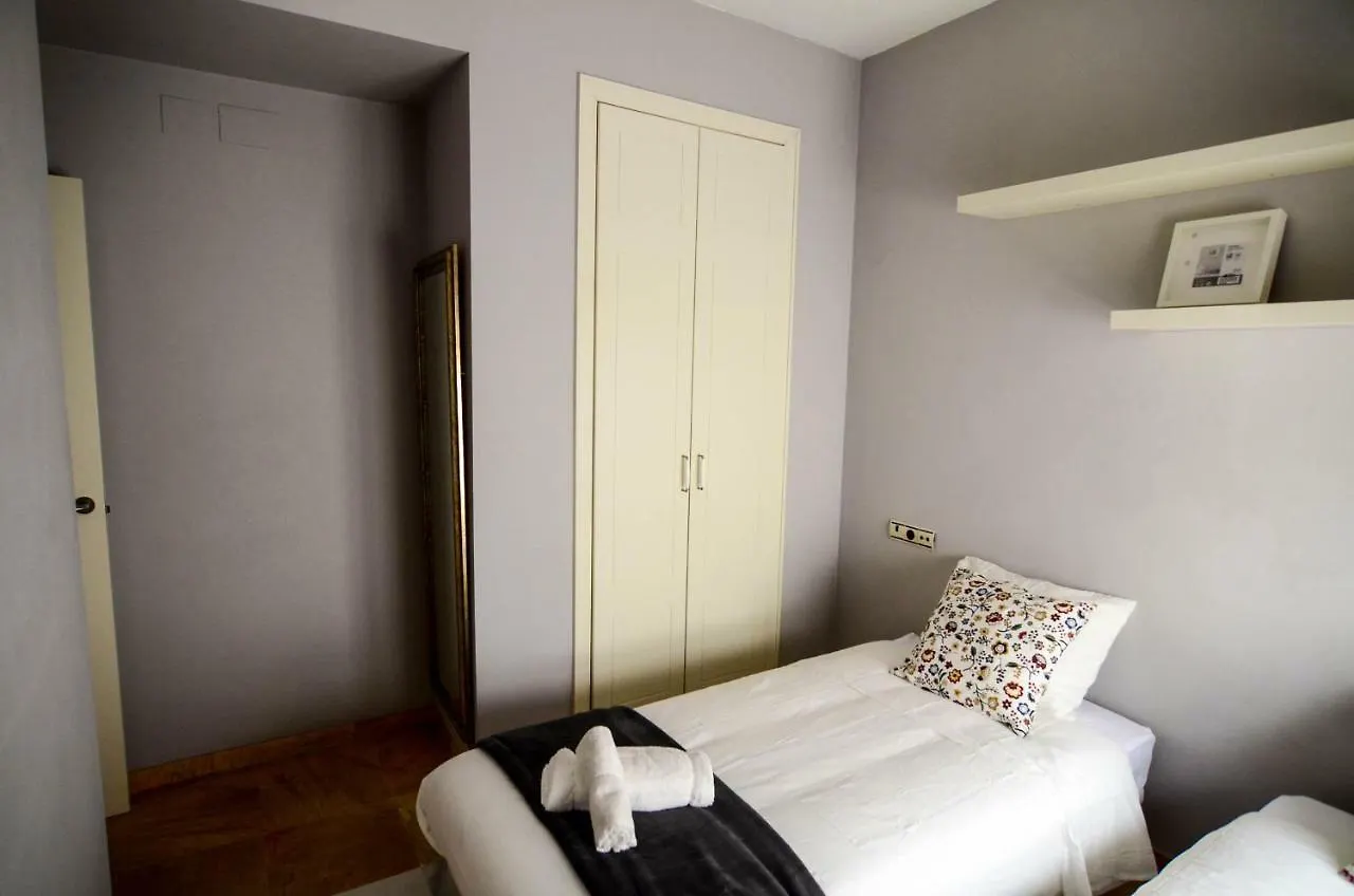 Marques De San Lorenzo -2 Dormitorios & Free Parking Seville Apartment